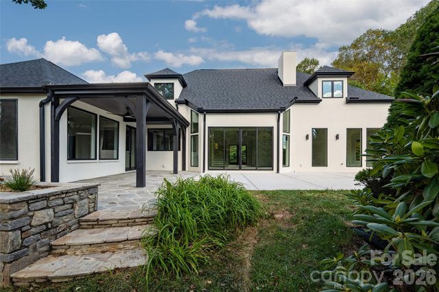 5 Meadow Ridge Drive, Asheville, NC 28804