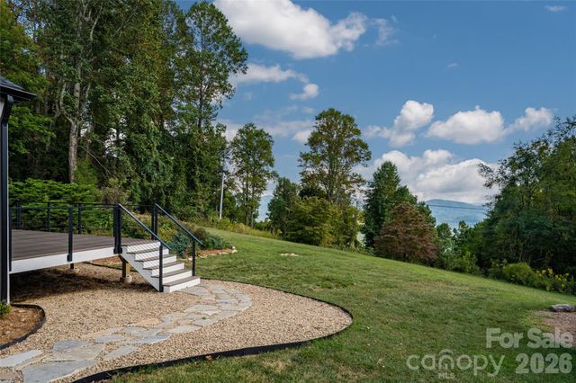 5 Meadow Ridge Drive, Asheville, NC 28804