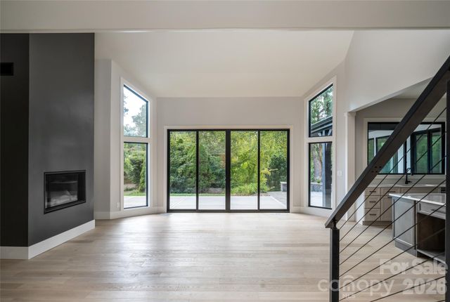 5 Meadow Ridge Drive, Asheville, NC 28804