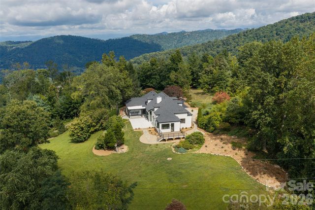 5 Meadow Ridge Drive, Asheville, NC 28804