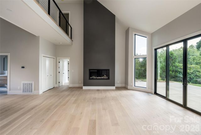 5 Meadow Ridge Drive, Asheville, NC 28804