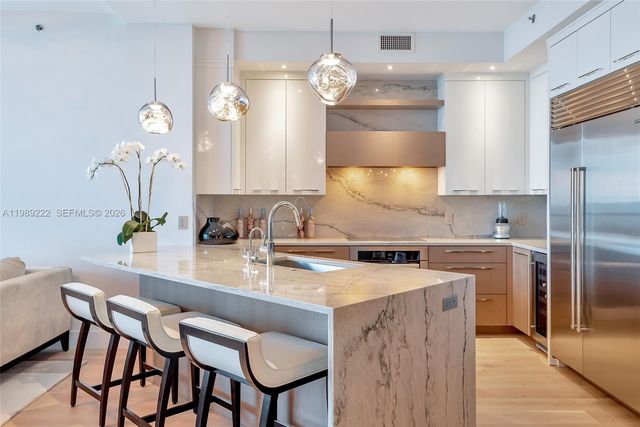 100 S Pointe Dr 708, Miami Beach, FL 33139