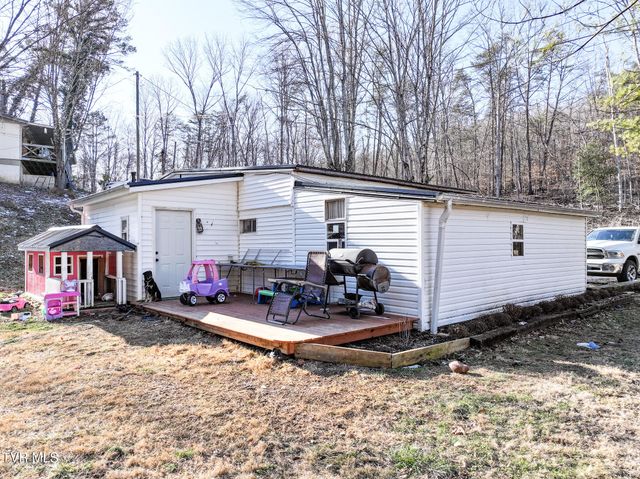 329 Hillcrest Street, Rogersville, TN 37857