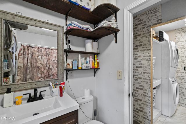 329 Hillcrest Street, Rogersville, TN 37857