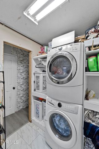 329 Hillcrest Street, Rogersville, TN 37857