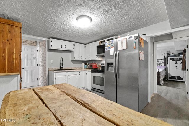 329 Hillcrest Street, Rogersville, TN 37857