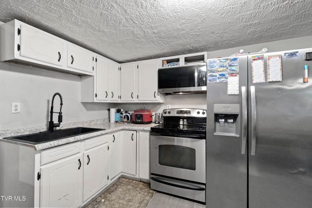 329 Hillcrest Street, Rogersville, TN 37857