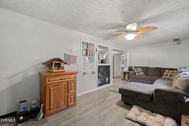 329 Hillcrest Street, Rogersville, TN 37857