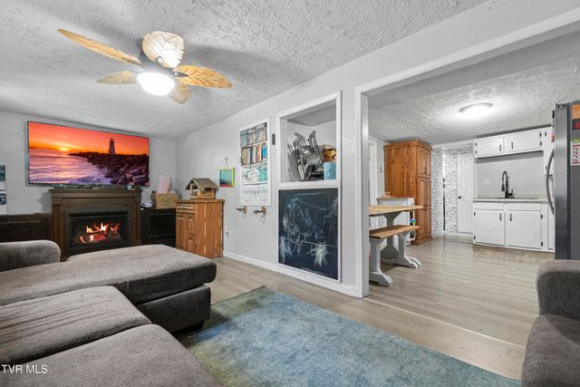 329 Hillcrest Street, Rogersville, TN 37857