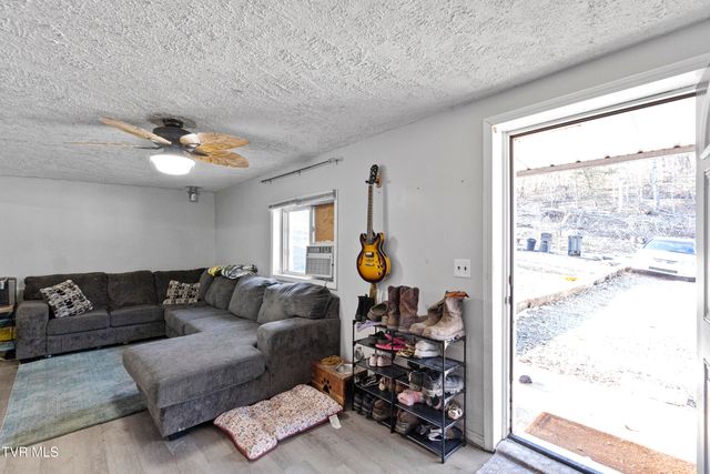 329 Hillcrest Street, Rogersville, TN 37857