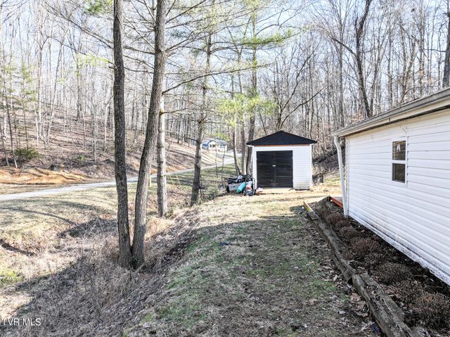 329 Hillcrest Street, Rogersville, TN 37857