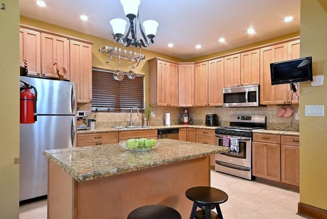 5411 W Thomas Street, Chicago, IL 60651