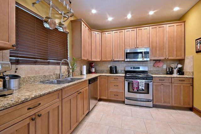 5411 W Thomas Street, Chicago, IL 60651