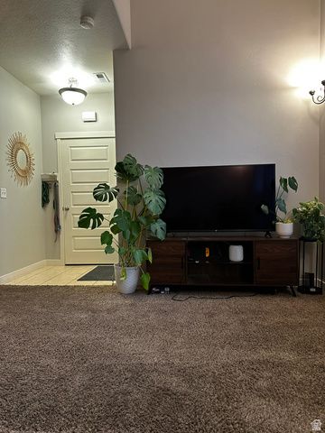 1105 N STILLWATER DR, Farmington, UT 84025