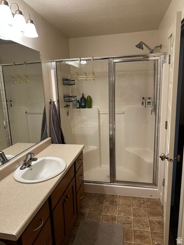 1105 N STILLWATER DR, Farmington, UT 84025