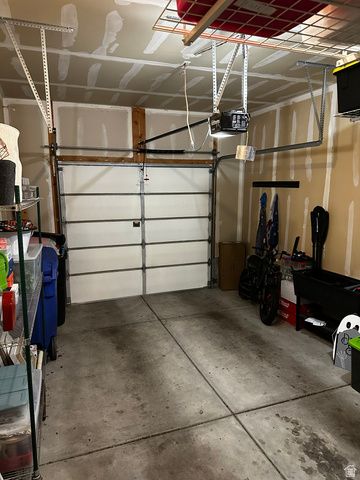 1105 N STILLWATER DR, Farmington, UT 84025