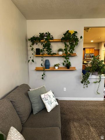 1105 N STILLWATER DR, Farmington, UT 84025