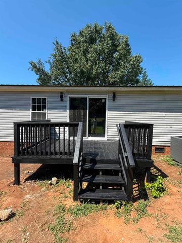 2011 Ballenger Road, Wellford, SC 29385