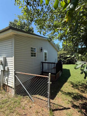 2011 Ballenger Road, Wellford, SC 29385