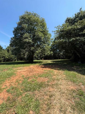 2011 Ballenger Road, Wellford, SC 29385