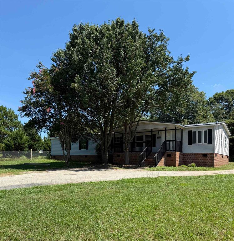 2011 Ballenger Road, Wellford, SC 29385