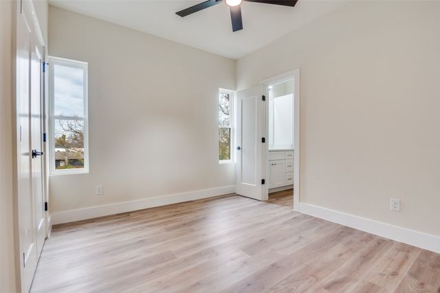 420 Sparks Street, Dallas, TX 75203