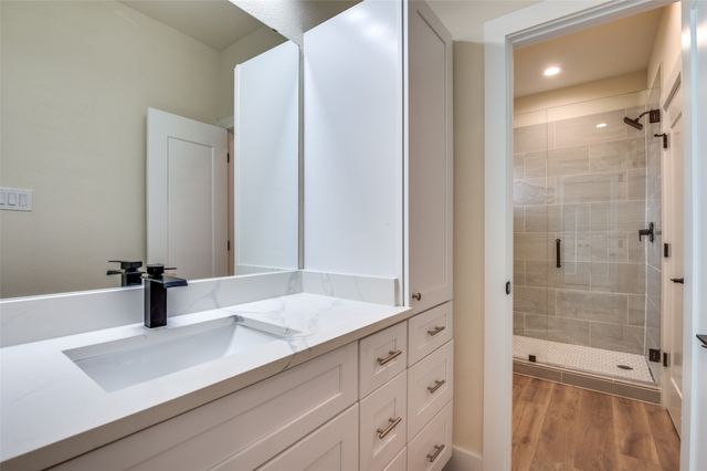 420 Sparks Street, Dallas, TX 75203