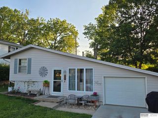 920 PLEASANT Drive, Plattsmouth, NE 68048