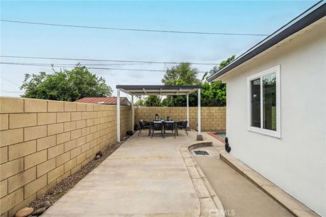 5615 N Rockvale, Azusa, CA 91702