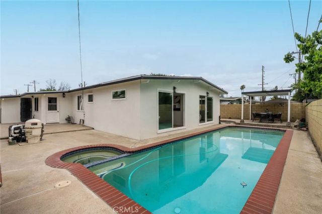 5615 N Rockvale, Azusa, CA 91702