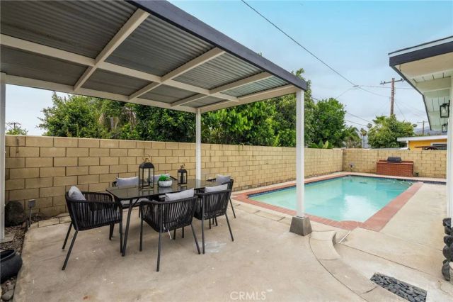 5615 N Rockvale, Azusa, CA 91702