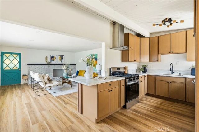 5615 N Rockvale, Azusa, CA 91702