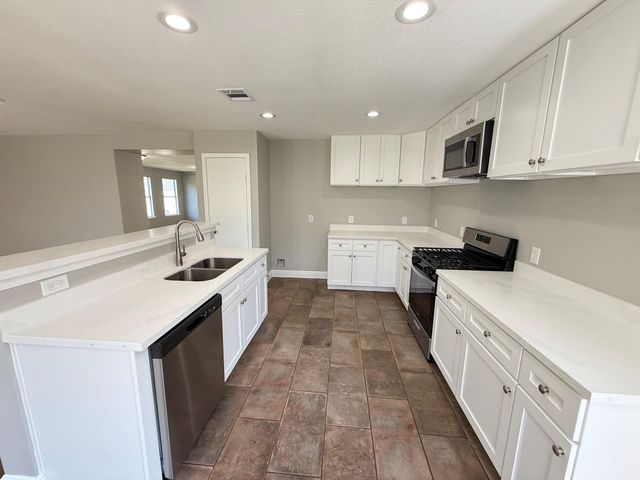 410 Remington Park Court, Houston, TX 77073