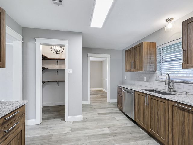 1400 Crescent Drive, Sherman, TX 75092