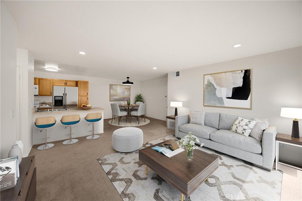 2521 W Sunflower Avenue R8, Santa Ana, CA 92704