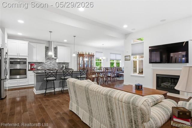 48968 Garden Lane, Canton, MI 48188