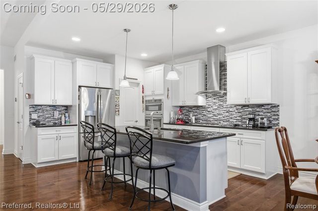 48968 Garden Lane, Canton, MI 48188