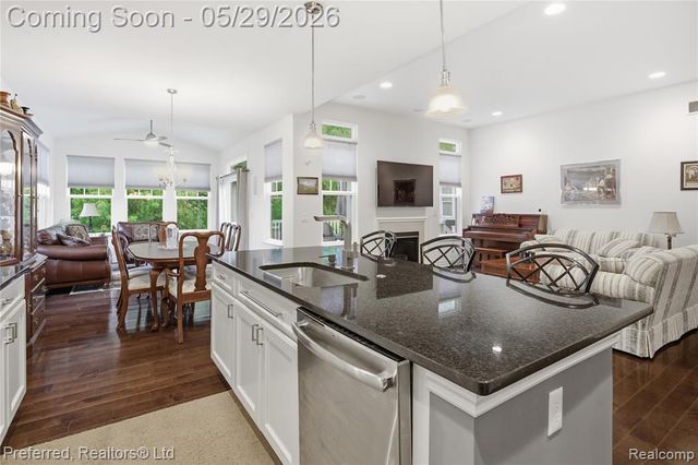 48968 Garden Lane, Canton, MI 48188