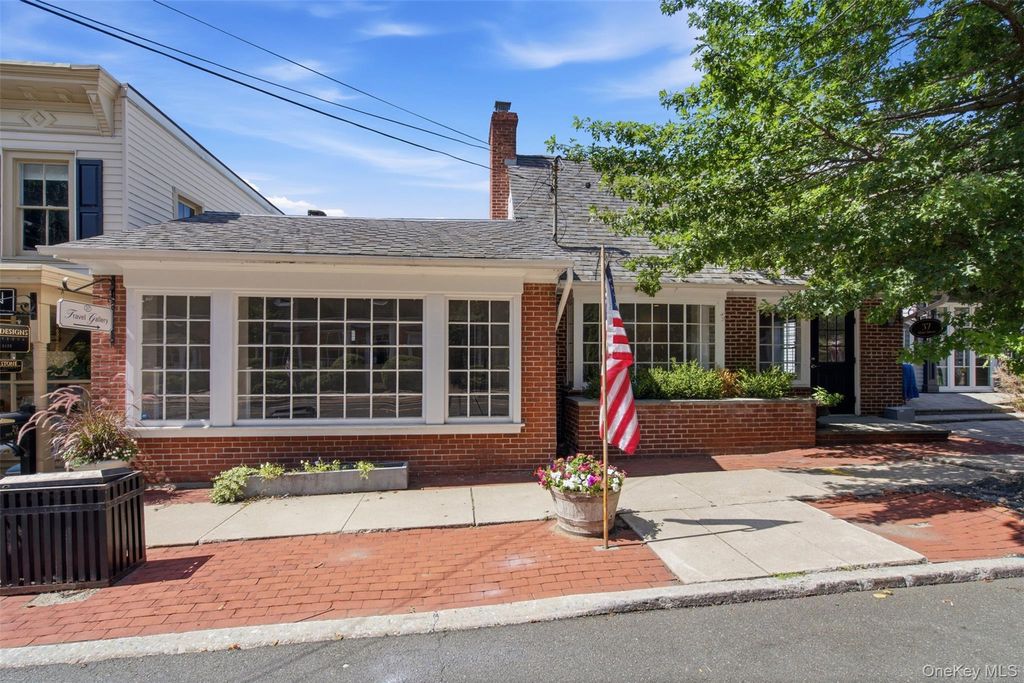 37 Main Street, Cold Spring Harbor, NY 11724 — exterior