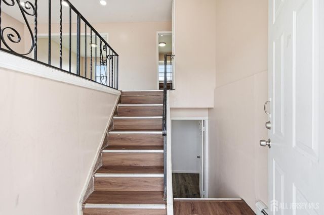 42 Mercer Street, Carteret, NJ 07008
