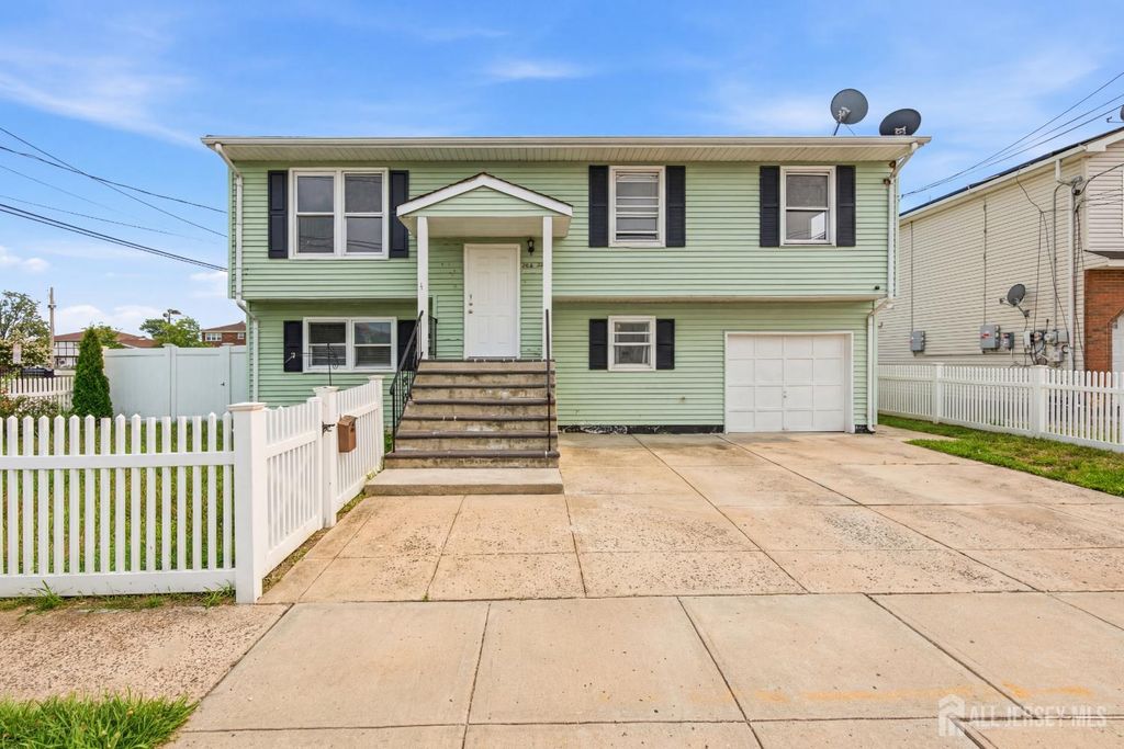 42 Mercer Street, Carteret, NJ 07008