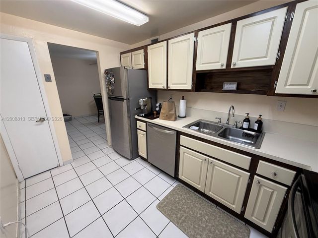 9270 Fontainebleau Blvd 102, Miami, FL 33172