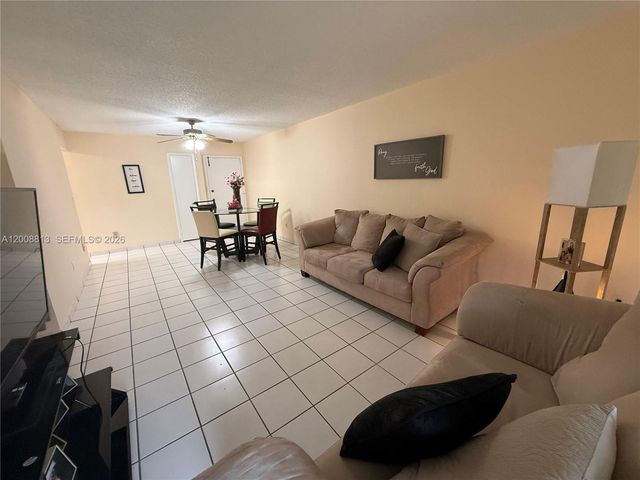 9270 Fontainebleau Blvd 102, Miami, FL 33172