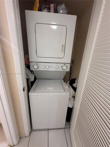 9270 Fontainebleau Blvd 102, Miami, FL 33172