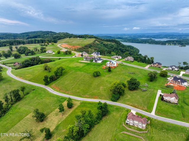 2447 Starboard Crest Rd, Morristown, TN 37814
