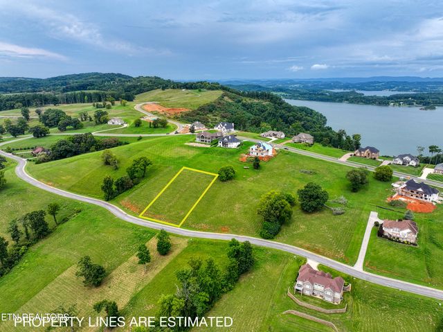 2447 Starboard Crest Rd, Morristown, TN 37814