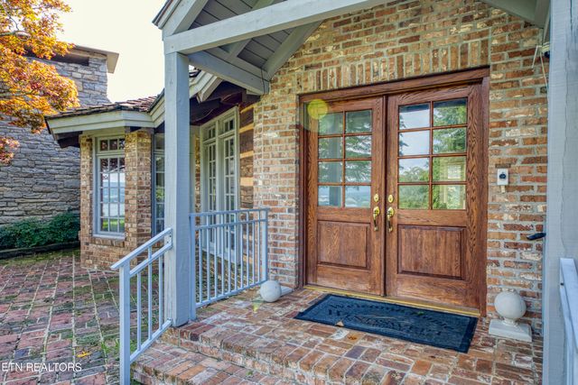 2447 Starboard Crest Rd, Morristown, TN 37814