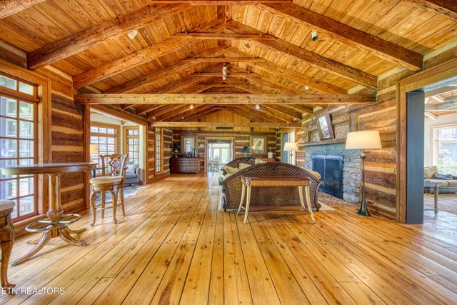 2447 Starboard Crest Rd, Morristown, TN 37814