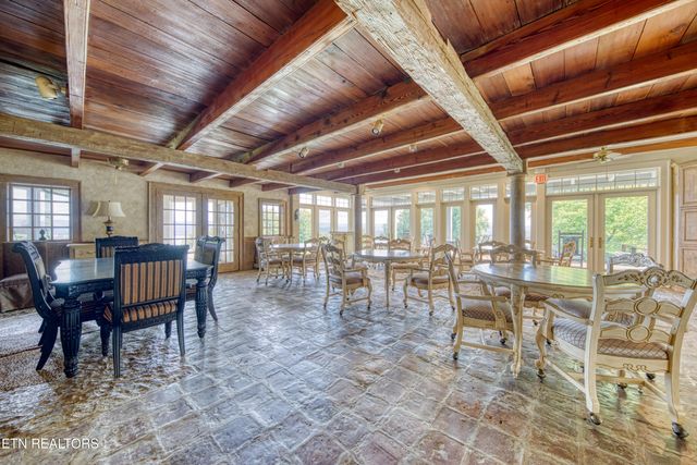 2447 Starboard Crest Rd, Morristown, TN 37814