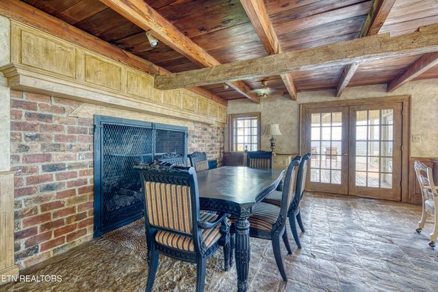 2447 Starboard Crest Rd, Morristown, TN 37814